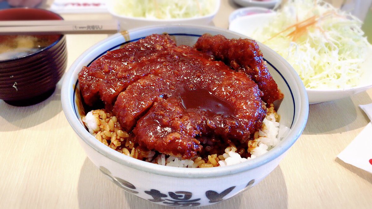 smr97326's tweet photo. 名古屋!！矢場とん😳❤️🍴 https://t.co/AM4QBs00WJ