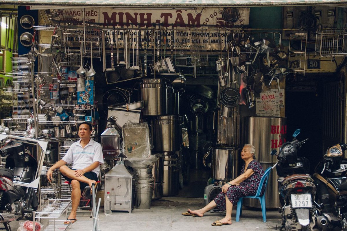 CultureTrip's tweet photo. Hanoi's Old Quarter has 36 streets each dedicated to a specific trade, from silk to bamboo https://t.co/9ilD8FArJs https://t.co/19ibYow0p3