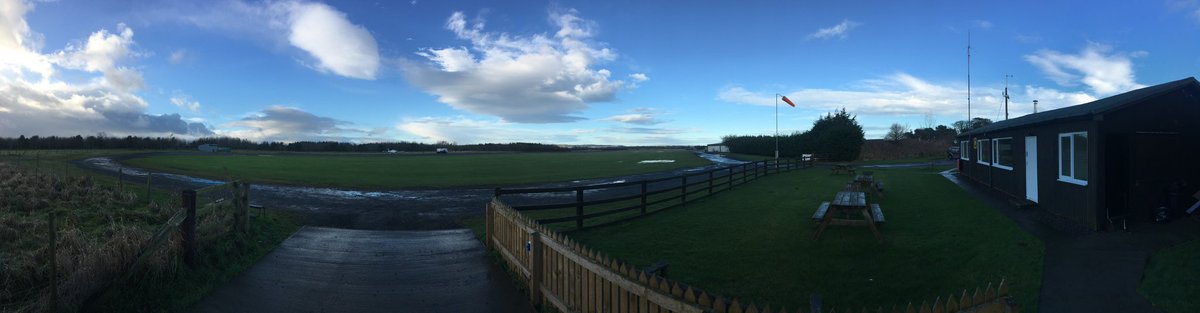 GAFlyingUK's tweet photo. #eshott #airfield was en route home so obviously had to stop here too! #avgeek #papiscc #ppl #gaflyinguk #gaflying @papiscc https://t.co/2Ck1Gpm5Xi