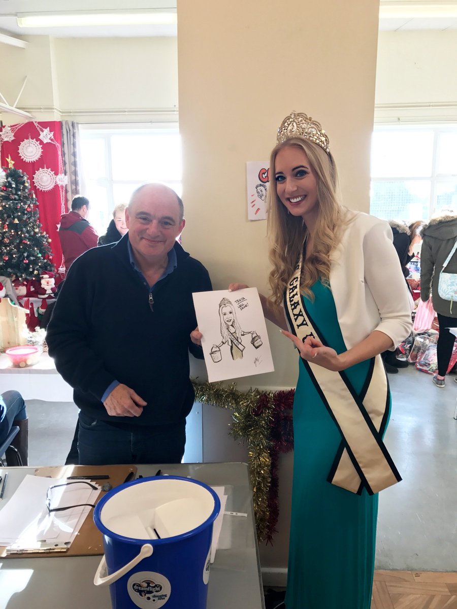missgalaxyuk's tweet image. Mrs Galaxy UK, @Tarnw, was the special guest at her local Christmas fair!

galaxypageantsuk.com/mrs-galaxy-uk-…