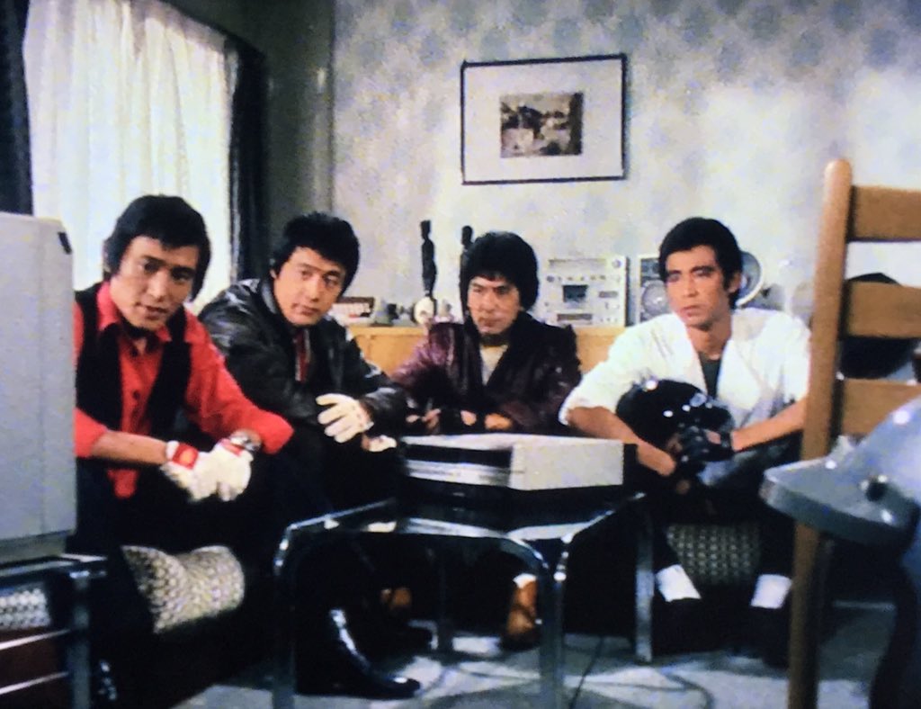 Uzivatel エリック Na Twitteru 10号誕生 仮面ライダー全員集合 7人ライダーspの時は幼児でしたが これを見た時にはイイ年に 新作ドラマ中心でしたが キチンと歴史を仮面ライダー側を風見志郎が 敵組織側を暗闇大使が語ってくれる 8人ライダーヒット