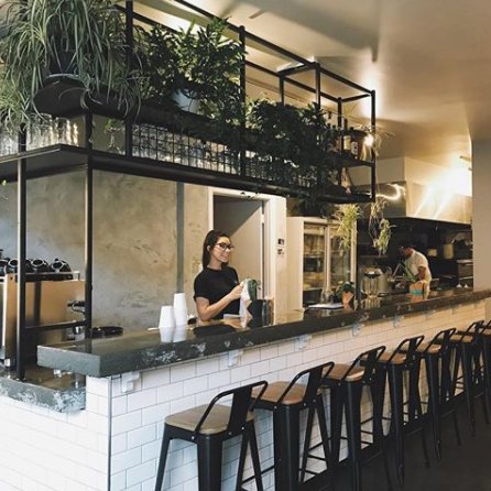 baristamtl's tweet image. La #Seriecafé se poursuit ! Découvrez pourquoi depuis son ouverture le charmant Restaurant Well a autant de succès !  buff.ly/2iVPygG