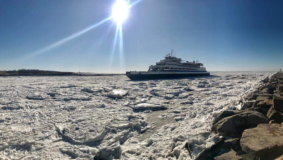 CMLFerry's tweet photo. Travel Advisory: Due to significant ice accumulations in Cape May canal &amp; associated wind conditions expected with the impending nor'easter on the Delaware Bay, Ferry operations have been suspended for Thurs, 1/4/18. All remaining 1/3/18 departures expected to sail as scheduled. https://t.co/aN7D30gbBi