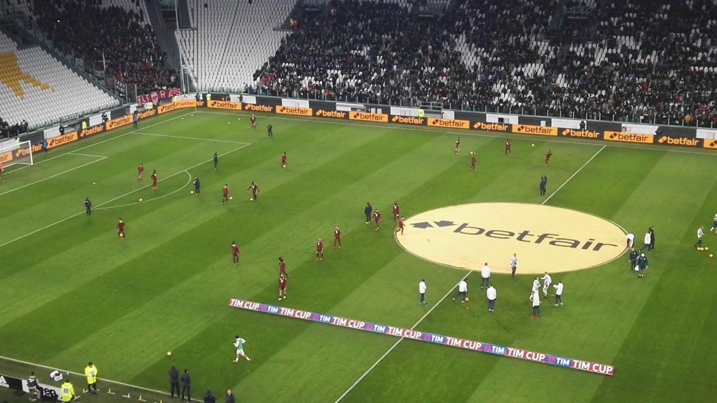 #CoppaItalia, #JuventusTorino: squadre in campo per il riscaldamento