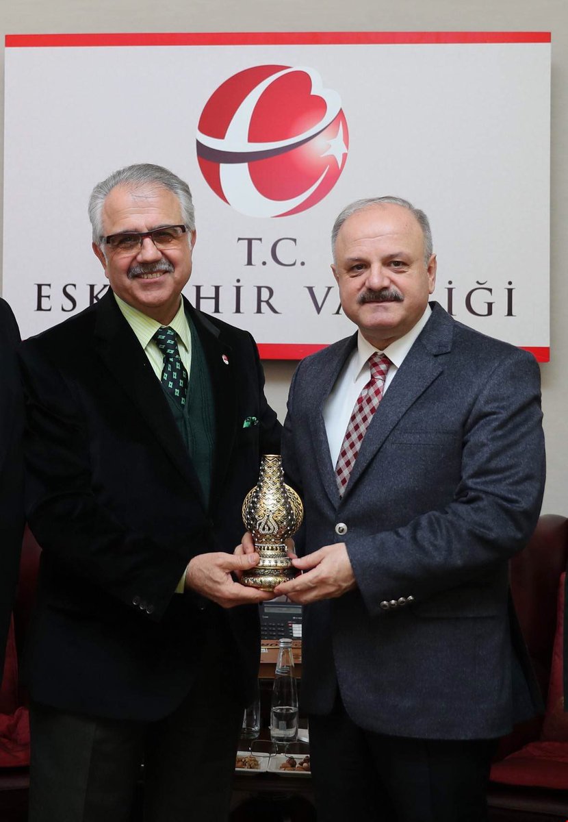 ozdemircakacak's tweet photo. Ankaradaki Sakaryalılar Vakfı Başkanı sayın İrfan Çelik beraberindeki heyetle birlikte Valiliğimizi ziyaret ettiler https://t.co/0govMTfXKf