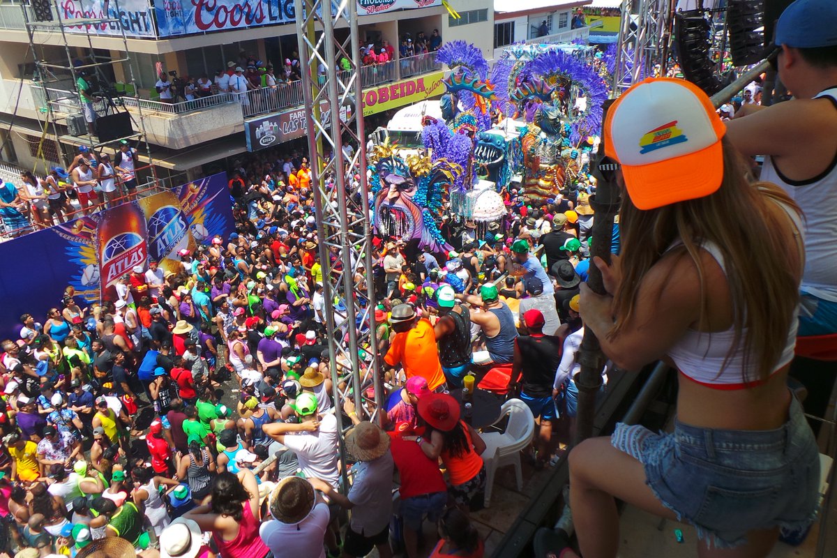 Revosh_Fest's tweet photo. ¿Qué tal ese ángulo? Exclusivo Spot para que no se te escape nada del Carnaval 🎉😎😱 #MegaEstructuraVIP del Revosh Fest.
¡BOLETOS A LA VENTA EN @TicketplusPTY
Métele Revosh y compra tu boleto para CARNAVALEAR A OTRO NIVEL. https://t.co/cczh9xWk5L
