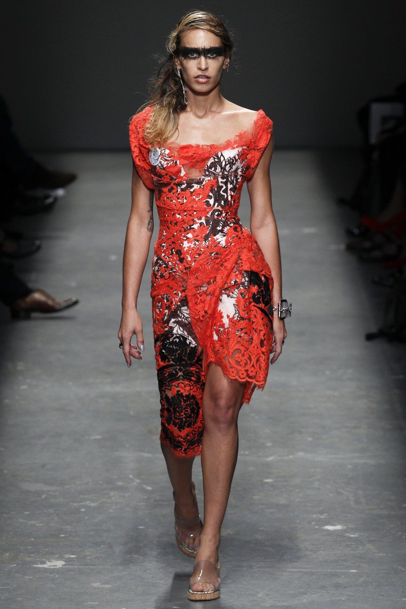 Fashion_Critic_'s tweet image. Jennifer Hudson kicks off the new year in style for The Voice UK 2018 Launch Photocall ow.ly/6WgG30hyE33