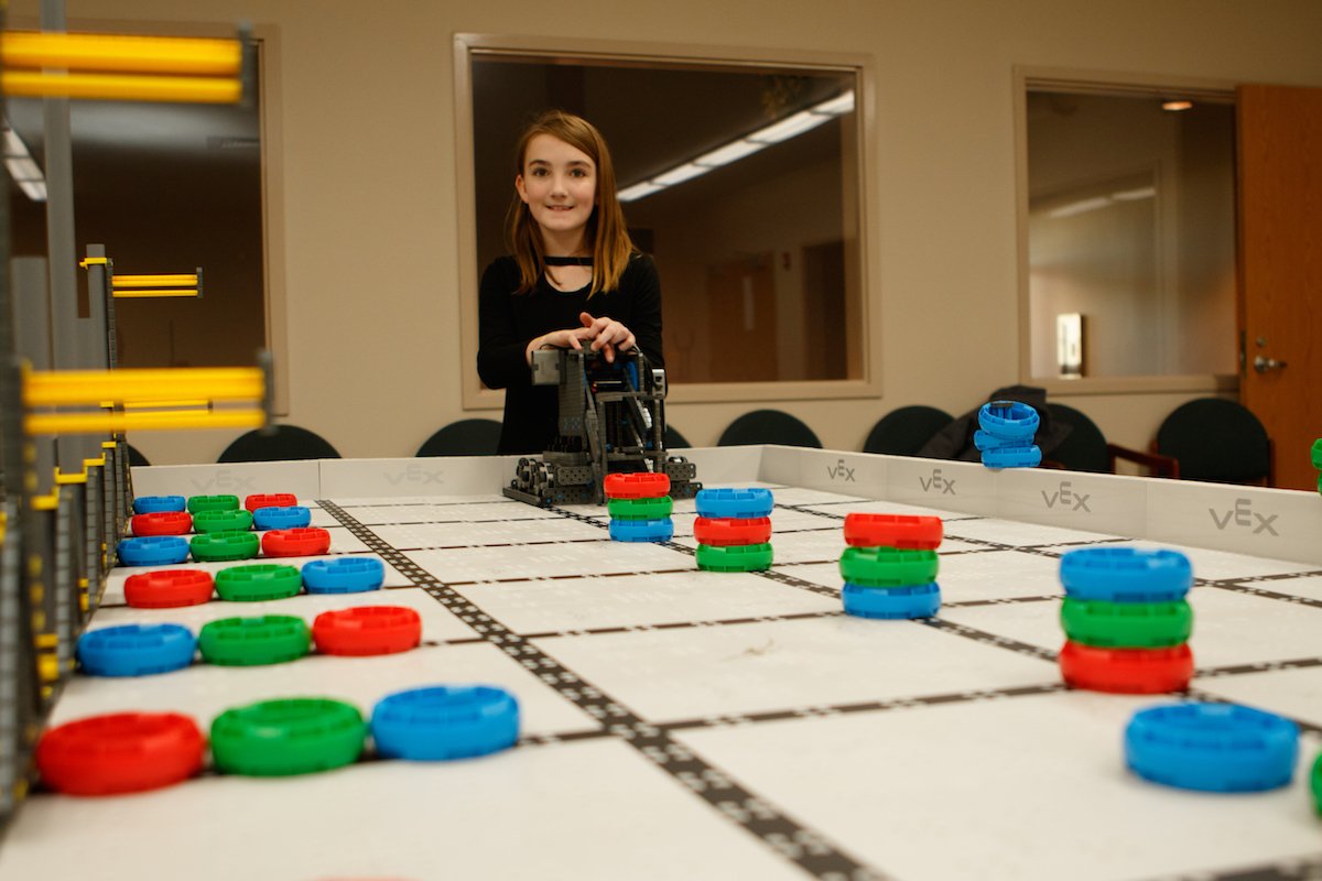 MidAmericaSP's tweet photo. The Mid-America Science Park will be hosting a VEX-IQ Robotics team competition in Scottsburg on Saturday, Jan. 20. Thirty-five teams from Southern Indiana schools will be competing, including teams from Austin, Crothersville and Scottsburg. https://t.co/ioYqCRkhws https://t.co/7eslsPRx9h