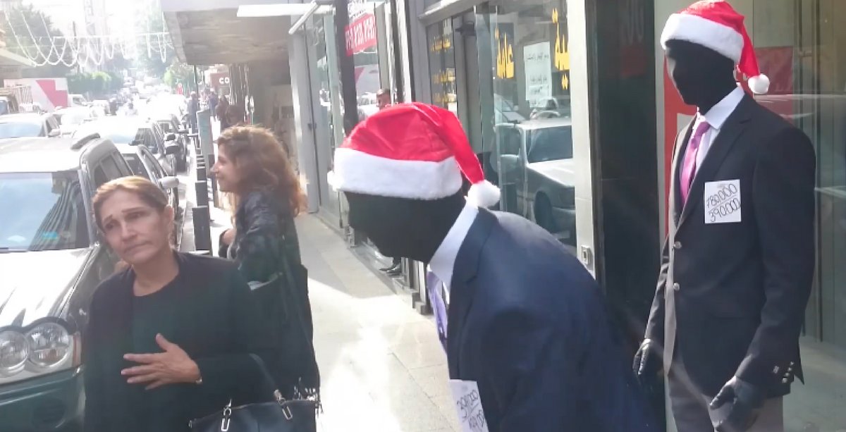 Prank_Network's tweet photo. PRANK NEWS:  Hilarious Christmas edition of the mannequin scare prank! - The961 https://t.co/IyRshPw91C #Pranks #Prank #Comedy https://t.co/wTwiuh1qZf