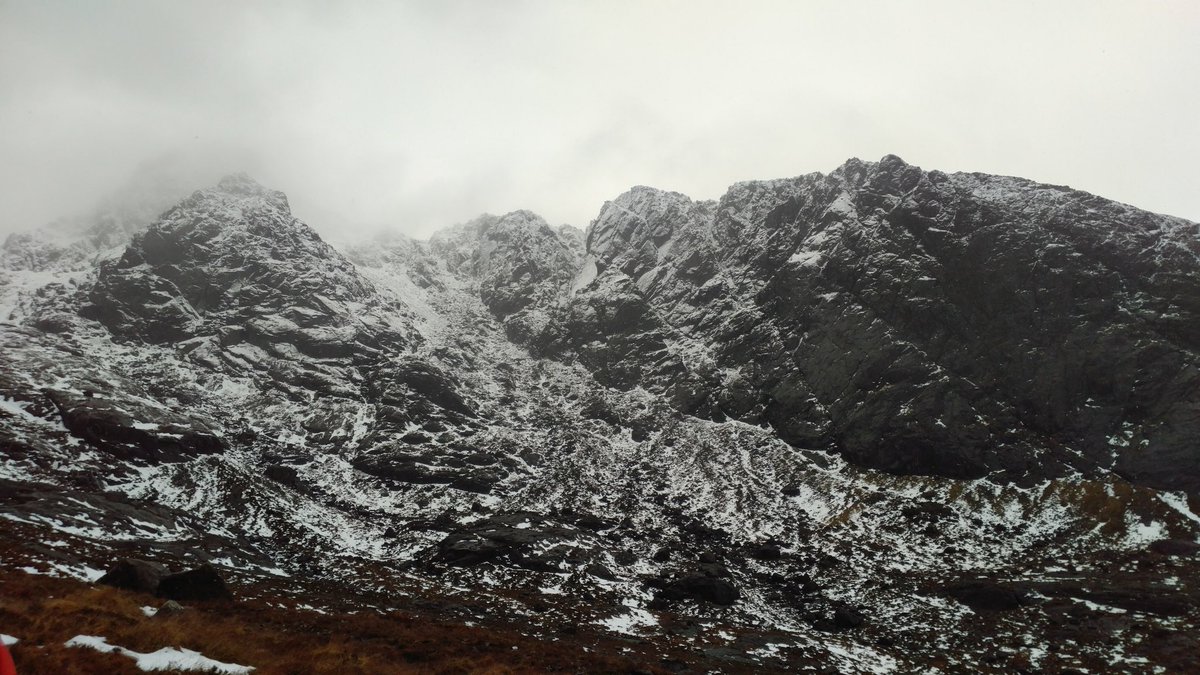 Last of the landscapes, Skye goodbye! #skye #travel #adventures #outdoorswimming #Landscapes #carbost #neistpoint #cuillinridge