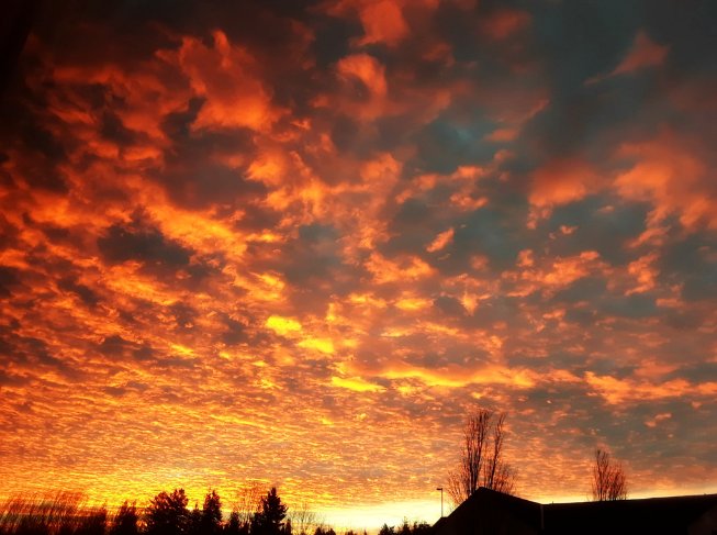 Check out the sunrise from Troutdale this morning, it is also very windy out there! Thank you to <a href="/KOINNews/">KOIN News</a> Viewer Kimberley Brown for sharing. <a href="/KOINNews/">KOIN News</a> #koin6news #Portland #sunrise