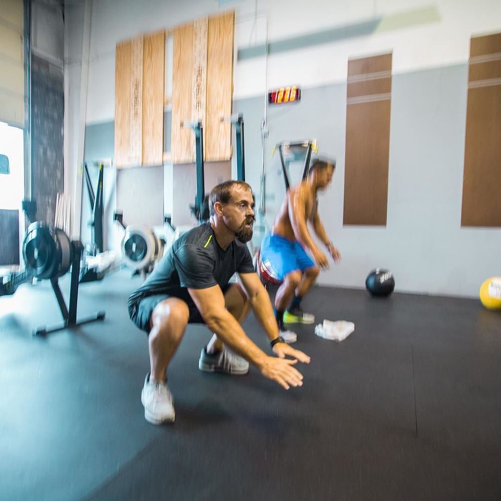 evolvedathletes's tweet photo. Always putting in work! 💪
-
-
@brown2169 Girl power! 💥🏋️‍♀️💪🔥🙌🏻
-
-
-
#crossfit #Crossfit3Sons #EvolutionFitness #squats #wallballs #legsfordays #strength #muscles #fitlife #fitness #lifestyle #fitfam #motivation #happyhumpday https://t.co/UT5z55frDu https://t.co/WypVUEGVkP