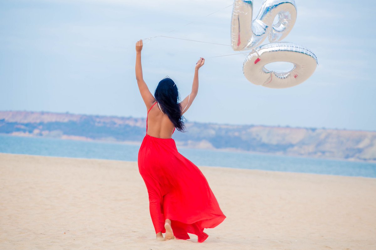 dnevula's tweet photo. #happybirthday #aniversary 🎊 #4brotherstudio @vilmaaido #photoshoot #summervibes #summer18🌴 #luanda #directordne #rouje https://t.co/lBBOiLxTNQ