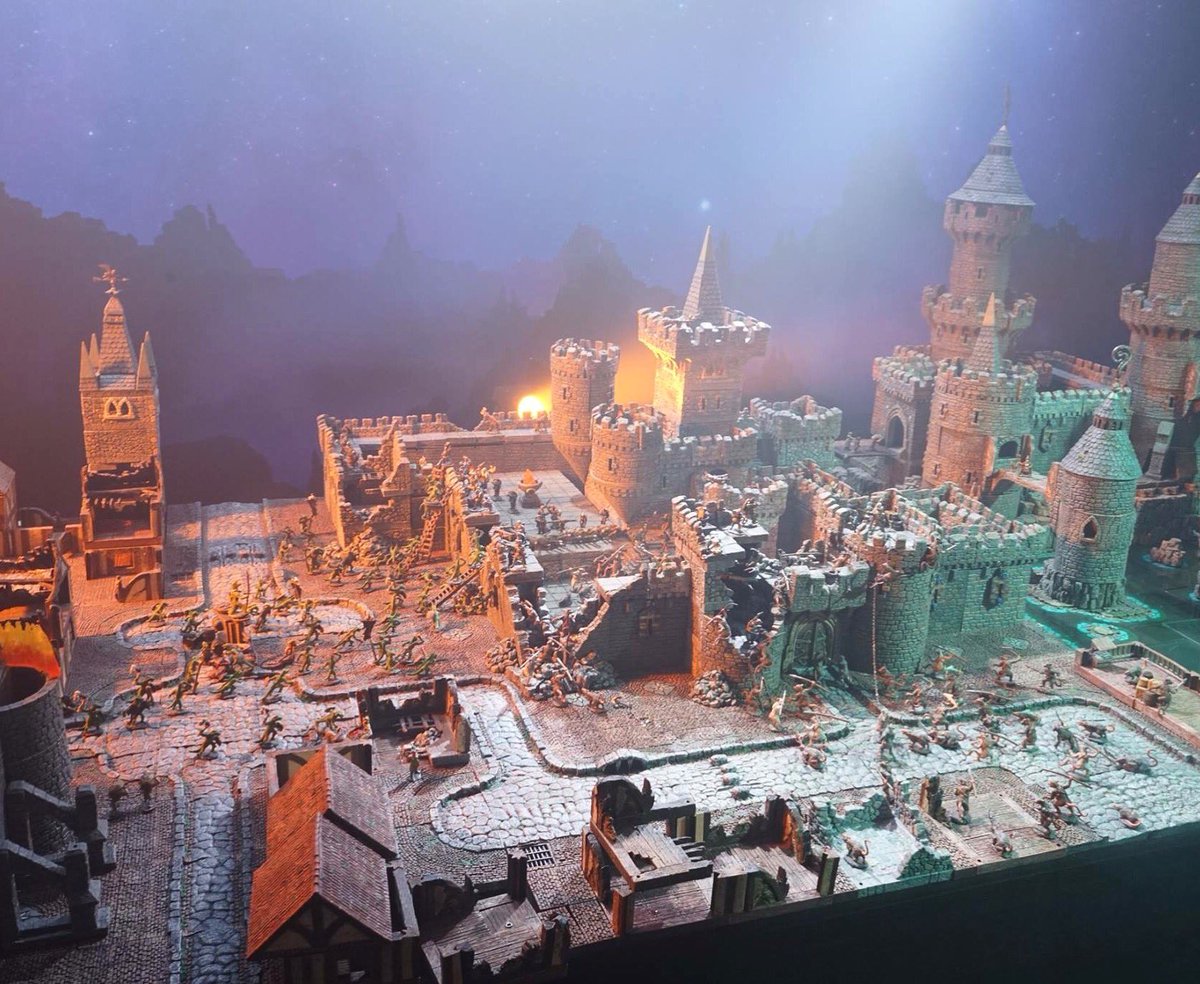 dwarvenforge's tweet photo. The castle defenders are trying to hold the castle against the lizard invadors!🏰🏔 
https://t.co/9arHtQLWFD
#castle #dwarvenforge #dungeonsanddragons #miniatures #gamer #pathfinder #tabletopgames https://t.co/d1jbj7C7CY