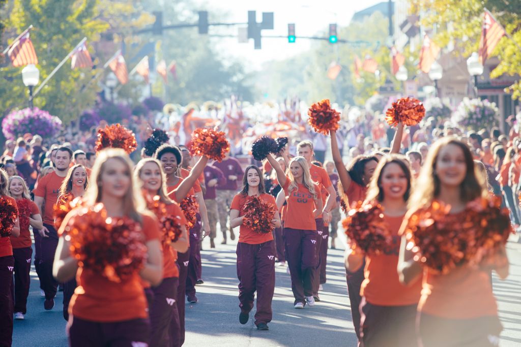 StudentsAtVT's tweet photo. Fall Semester in Review: #Homecoming2017 was definitely a highlight for us. What was the most memorable part of that weekend for you? https://t.co/YIFafv78Hv