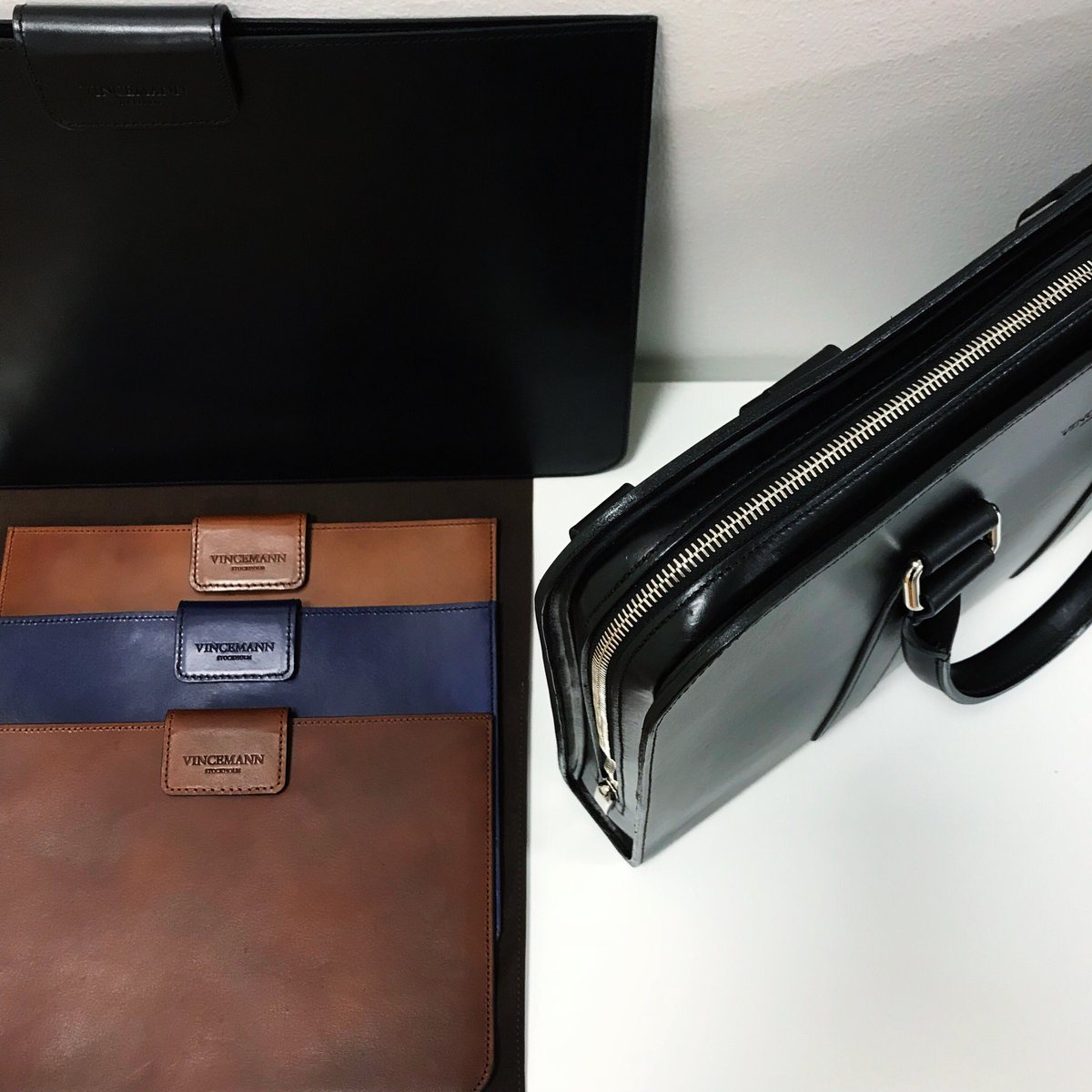 Vincemann_Sthlm's tweet photo. Starta det nya året med stil😎 #vincemannstockholm #style #mensfashion #fashion #design #briefcase #computer #brand #online https://t.co/rZgOrZJ93e
