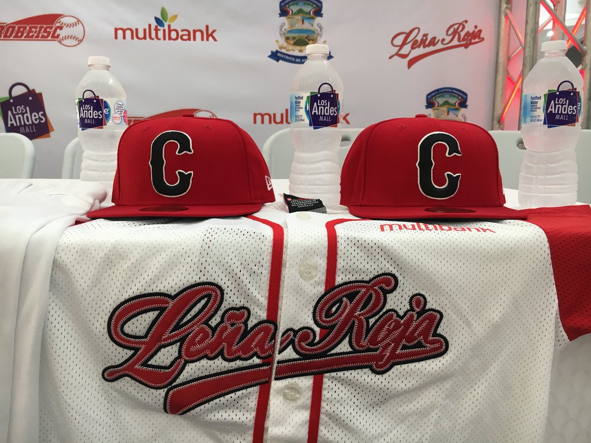 #BéisbolJuvenil En instantes dará inicio a la presentación del equipo juvenil de Coclé.