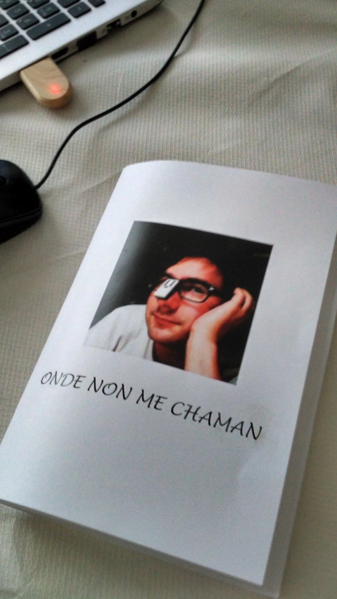 Avelino1897's tweet photo. @arremecaghona Abriu tamén na #CasadaCulturadeMeira a exposición "ONDE NON ME CHAMAN x @xosedaflor", emotiva visión do seu periplo vital con chispeantes treitos do seu blog e tributo gráfico de #TomásCuesta .💌Arranxouna a asociación que el axudou a crear no 2007,#MdeMeira.👏👏👏 https://t.co/lq8Ym9RfVW