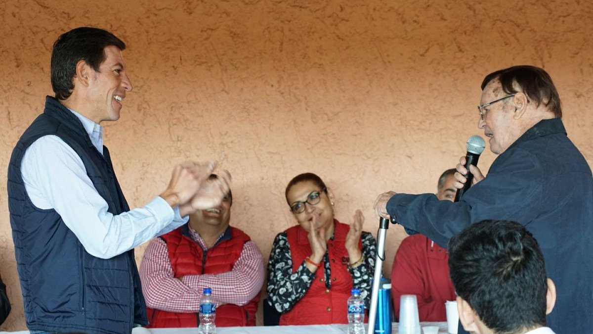 micasrey's tweet photo. Cada encuentro significa también un aprendizaje que me ayuda a mejorar como persona, recolectando consejos y anhelos de aquellos que quieren ver al PRI unido, fuerte y haciendo de Jalisco el mejor lugar para nuestras familias. https://t.co/7adueMHfls