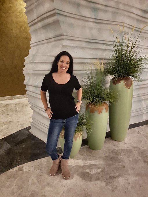 auf geht&rsquo;s zum Abendessen und dann mal etwas die Hotelbar genie&szlig;en 🍹🍸  #Erotik #gridgirl #pitlane #sweet<a href="/tag/bodybuilding"class="tags"><span>#bodybuilding</span></a><a href="/tag/model"class="tags"><span>#model</span></a><a href="/tag/fitness"class="tags"><span>#fitness</span></a><a href="/tag/sweet"class="tags"><span>#sweet</span></a><a href="/tag/workout"class="tags"><span>#workout</span></a>