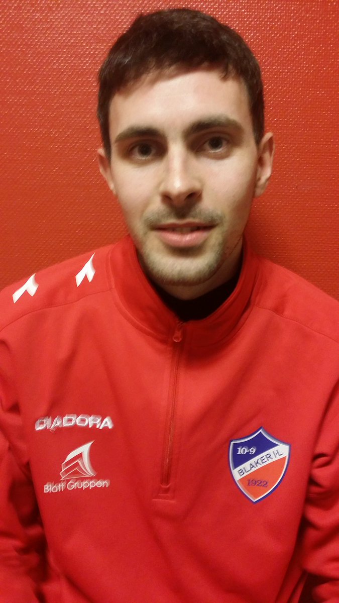 Blakerfotball's tweet photo. Eirik Hoel (30) legger skoene på hylla etter å ha slitt med skader siste to årene. Midtbanekrigeren var kaptein fra 2010 til 2015, ble årets spiller 2010, 2012, 2013 og 2014, og ender på 159 kamper og 16 mål. https://t.co/5V0jRzSrRz