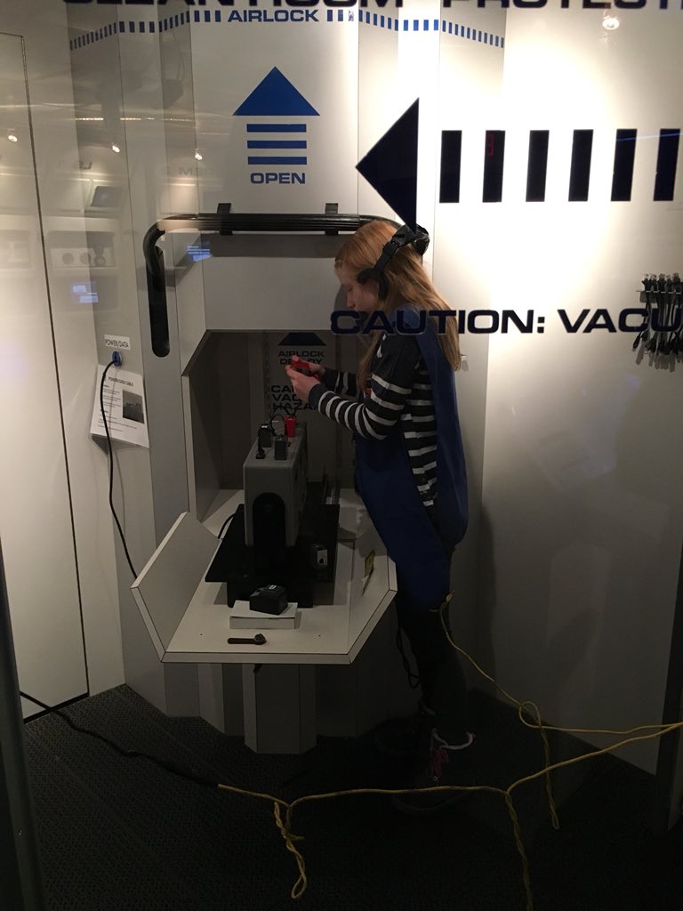 MrsDiorioFS's tweet photo. Challenger Center trip! https://t.co/UKSqqWHEgQ