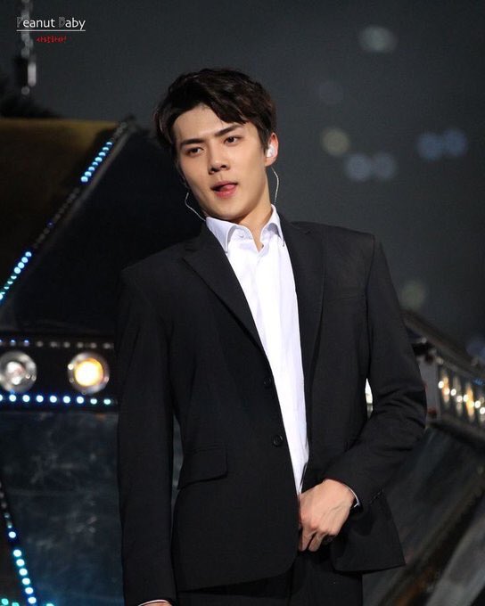 Oohsehungifs's tweet photo. The disrespect https://t.co/XonJCAzb16
