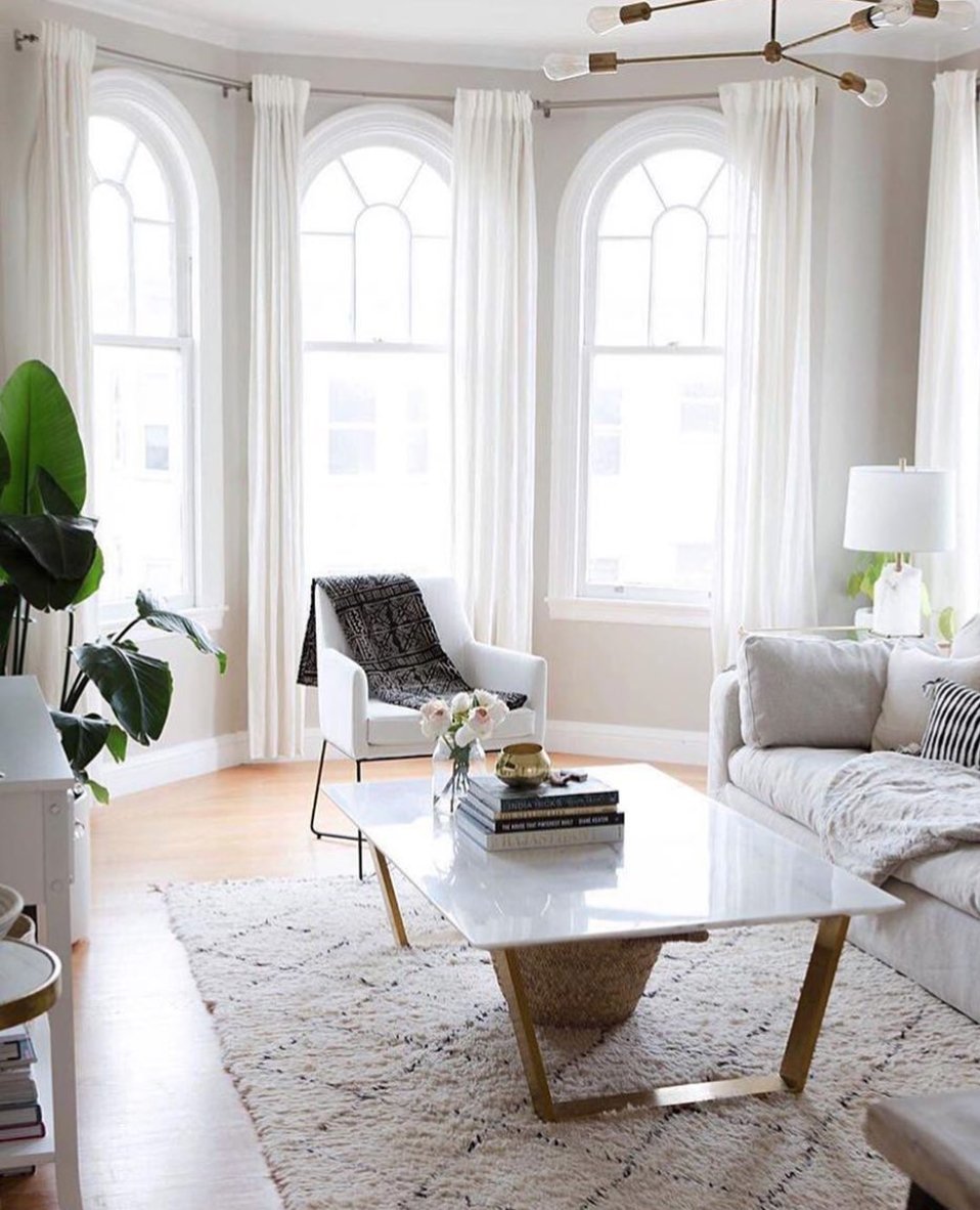WareInToronto's tweet photo. Love the look of these bright bay windows! https://t.co/UKOne3oXXa https://t.co/qpfvv1tn6c