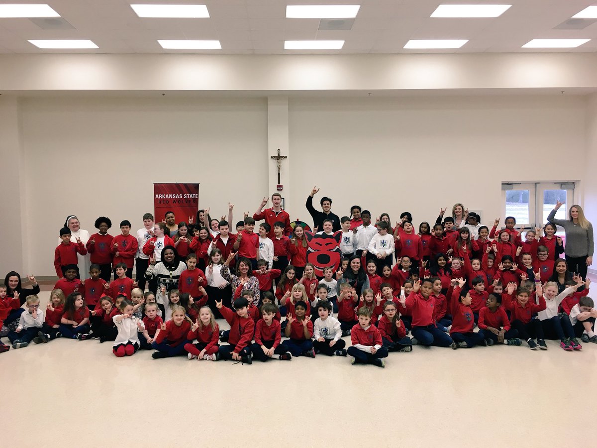 CDaniSmith's tweet photo. Blessed Sacrament of Jonesboro kicked off Red Wolves Read for @AStateRedWolves Basketball. #LetsRead10 #WolvesUp https://t.co/uc0IL8KAT1