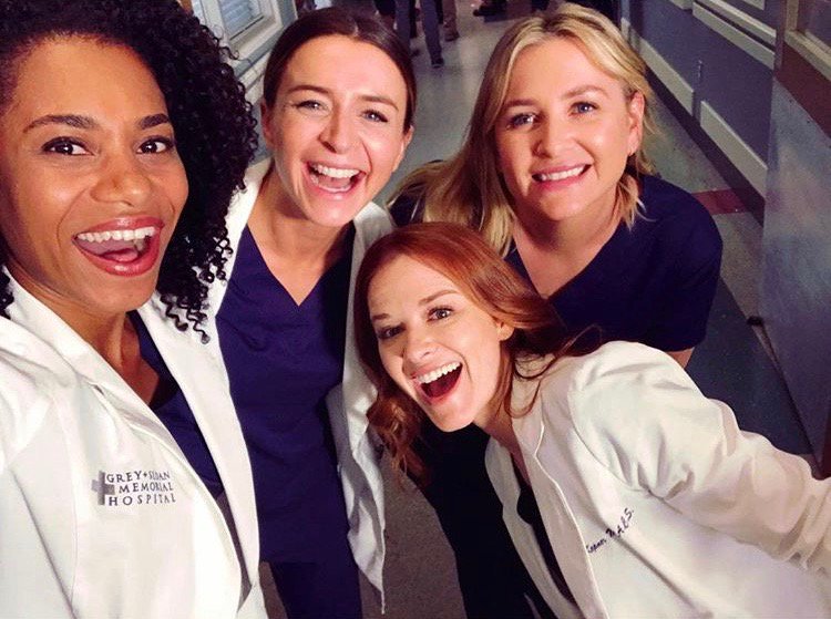 GreysABC's tweet image. We can't wait to see these faces again! 😍 📷: @KellyMcCreary #GreysAnatomy