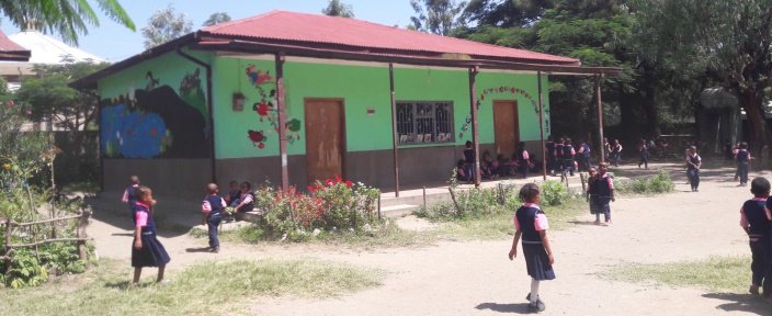 backview_eu's tweet photo. Erfahrungsbericht aus einem #Kindergarten in #Äthiopien https://t.co/MJTdTrGqmE #Kinder #africa https://t.co/vcSgfk7oSW