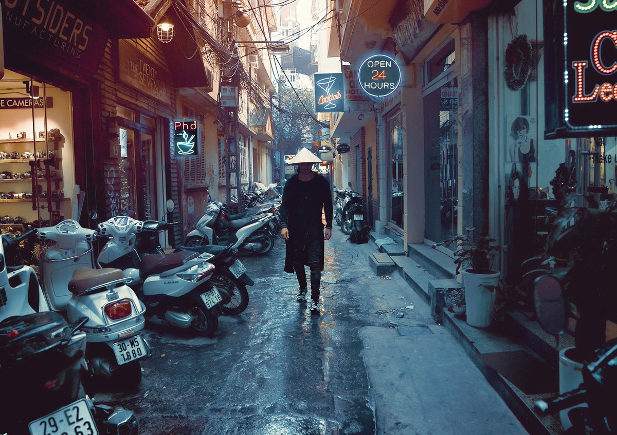 Hanoi streets https://t.co/V21HzihM5H