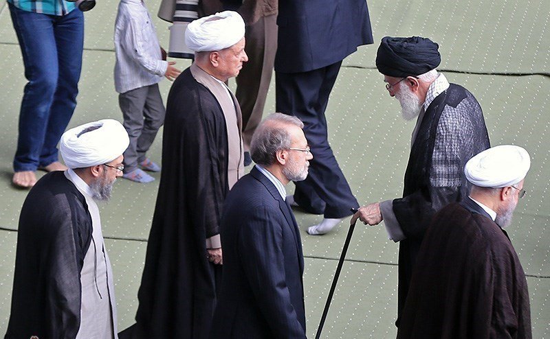 mz2miin's tweet image. پيامبر اکرم (ص)
ای عمّار! اگر دیدی علی علیه السلام به راهی می رود، و همه مردم به راهی دیگر، تو با علی(ع) حرکت کن، و همه مردم را رها کن!
