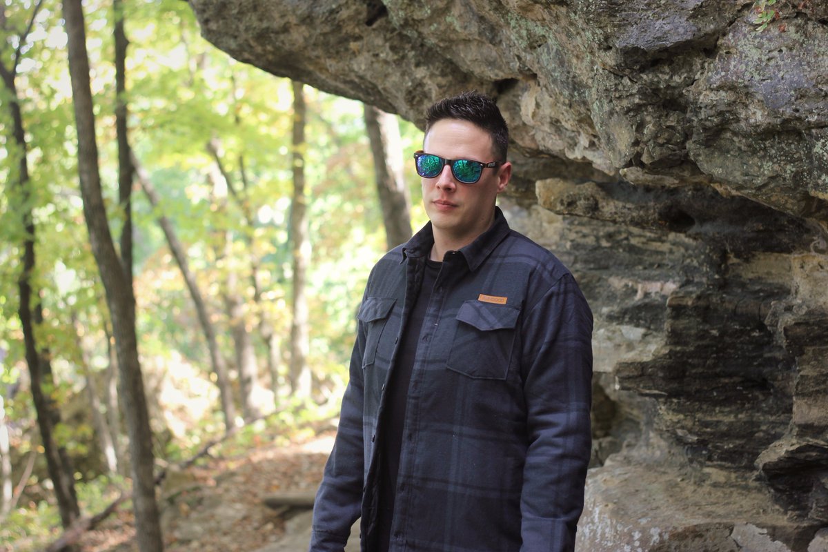 RunGoodGear's tweet photo. Exciting news coming out FRIDAY about the @RGPokerSeries! Help us hype up the schedule release! 🇺🇸 RT &amp; FOLLOW for a chance to win a RunGood Flannel Jacket! #TwoWinners #RedOrBlack #SpringTeaser #Giveaway https://t.co/EIvKrDgVPR