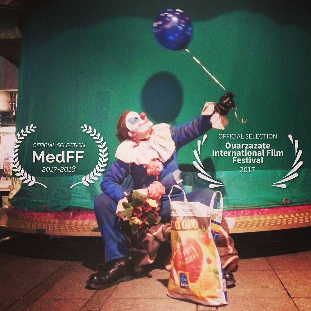HerzigFilm's tweet photo. 2018 fängt gut an!
#thankyoufortheselection
#medff2016 #ouarzazateinternationalfilmfestival #officialselection #DerNarr #festivalrun #grateful #goodstartin2018 #clownlivesmatter #balloon #carussell https://t.co/F3Ev0oKdaI https://t.co/QzT9wbF3Ce