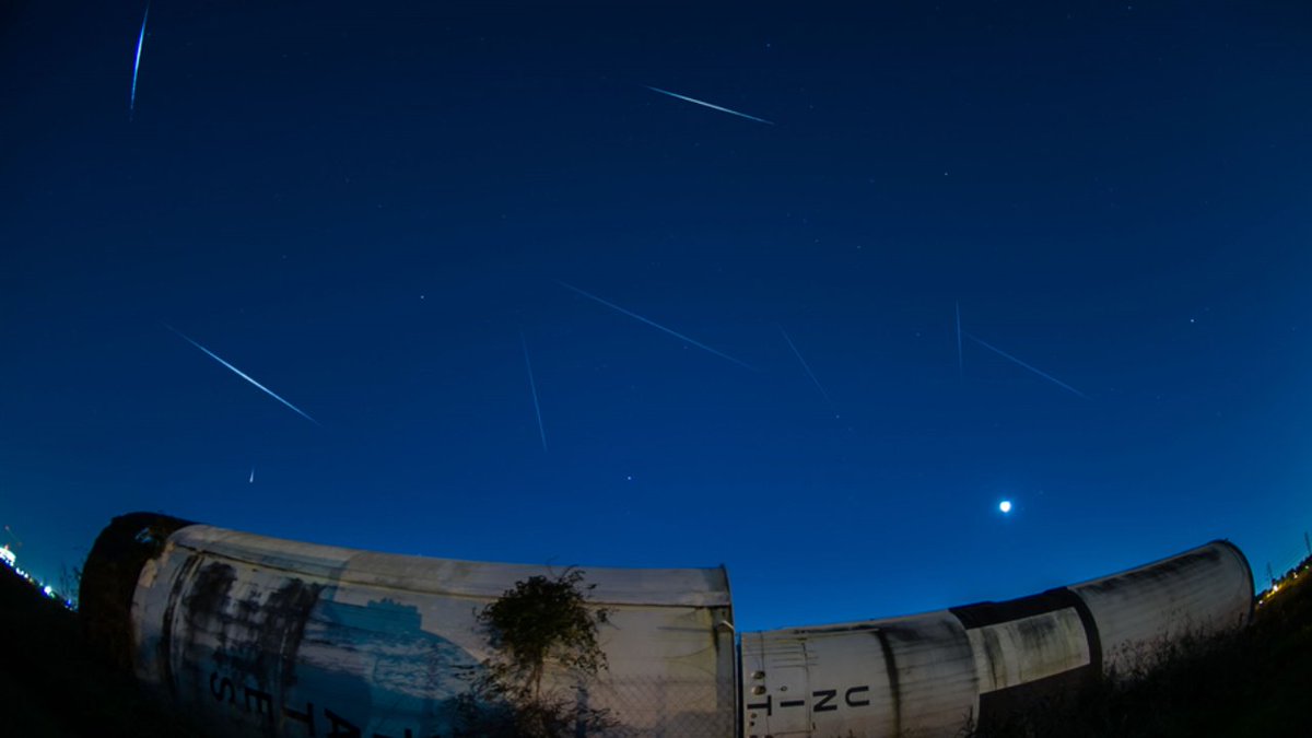 Here are 12 reasons to look up to the night sky in 2018 — one each month: weathersphere.com/there-will-be-…