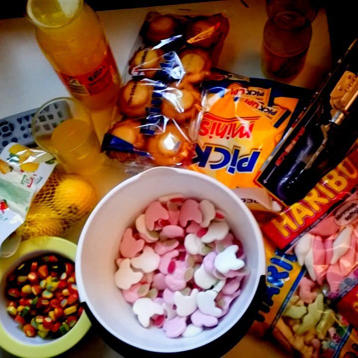 catteam's tweet image. Tag 3. Kindertag. pop64.com/unentschieden/…