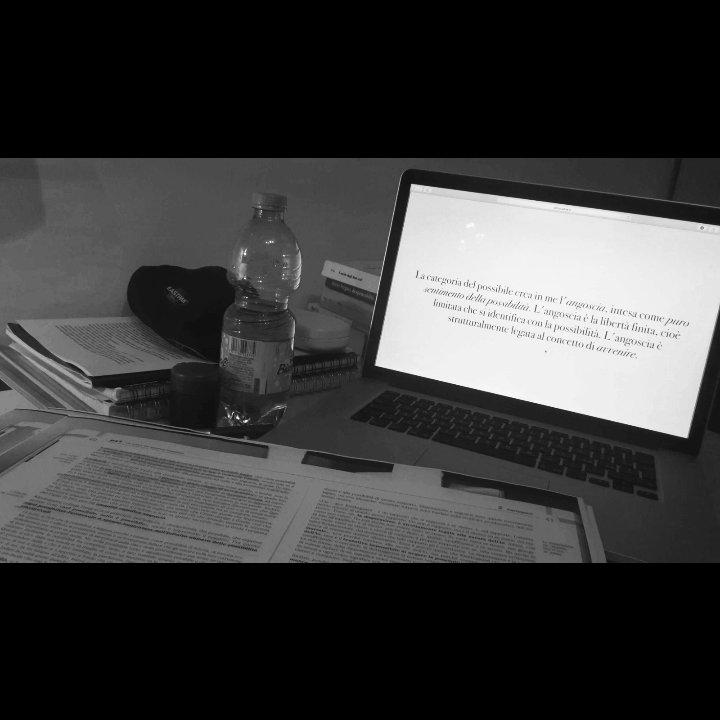 CoronetMartina's tweet photo. Quando la sera vorresti uscire, ma la vocazione allo studio prende il sopravvento su di te! 
#angoscia #studentessamodello @IUS_VE #study https://t.co/pk5ZIeKtpi