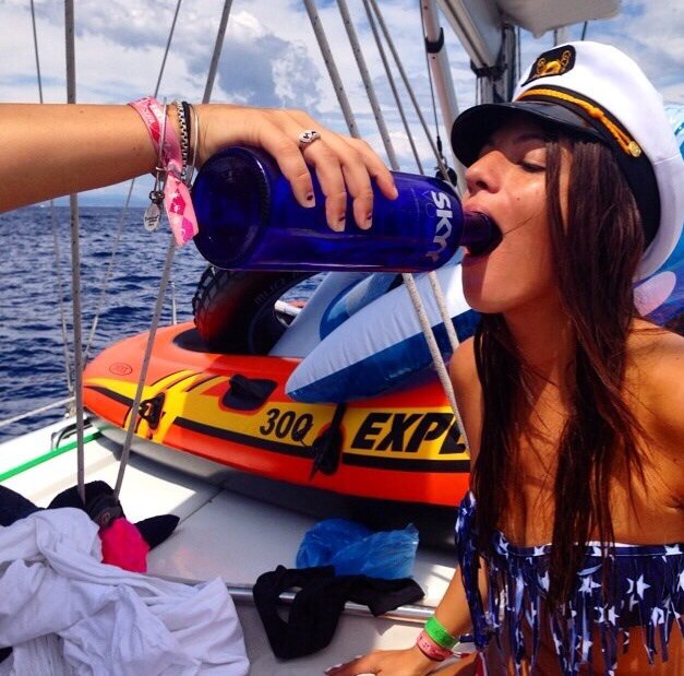 eglazd's tweet photo. LETS. GET. IT. POPPIN. 

THE YACHT IS NOW IN THE PROCESS OF BOARDING https://t.co/QpVYyqULLa