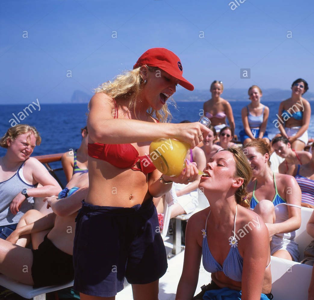eglazd's tweet photo. LETS. GET. IT. POPPIN. 

THE YACHT IS NOW IN THE PROCESS OF BOARDING https://t.co/QpVYyqULLa