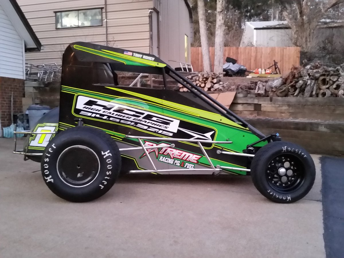 Roney1T's tweet photo. Ready for indoor racing and to get out of this deep freeze! @cbnationals #ChiliBowl2018 https://t.co/WINiDn5bkq