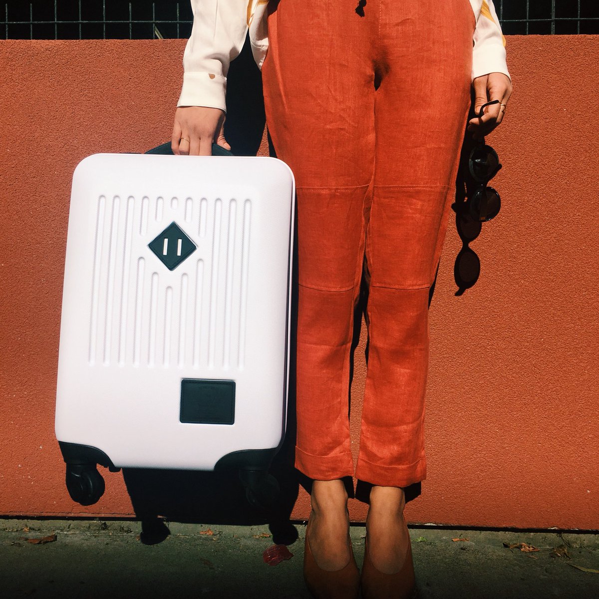 AzaleaBoutique's tweet photo. leave the trauma of your holiday travels in 2017 &amp; take on the airport in style this new year ✈️✈️ ;) come on in anytime during January to check out our travel pop-up w/ @Herschelsupply https://t.co/gRVfIt62EJ