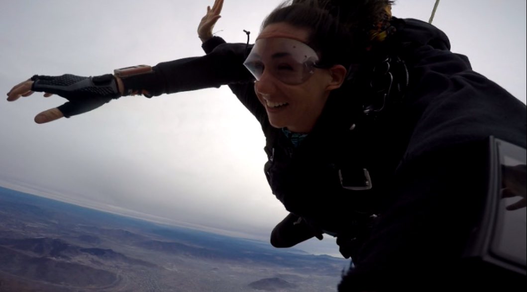 Leach2teach's tweet photo. Jumping into the new year like... #pacificcoastskydiving #firsttimer #SanDiego https://t.co/pukPebGunI