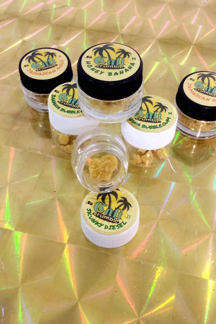 Trevi420's tweet photo. WAX Wednesday to amplify the new year . 🍯🍯🍯💨🔥Come check out our amazing deals on cali crumble #wax #waxwednesday #terps #sauce #420 https://t.co/TeTtzKm9Mm