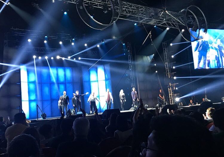 bigcox's tweet image. After 3 hours sleep I’m heading to the airport. I have had such a fun time with the @ImpossibleShow gang here in Manila. The best shows we have ever done. Thank you to everyone who came and everyone I worked with. The magic continues x