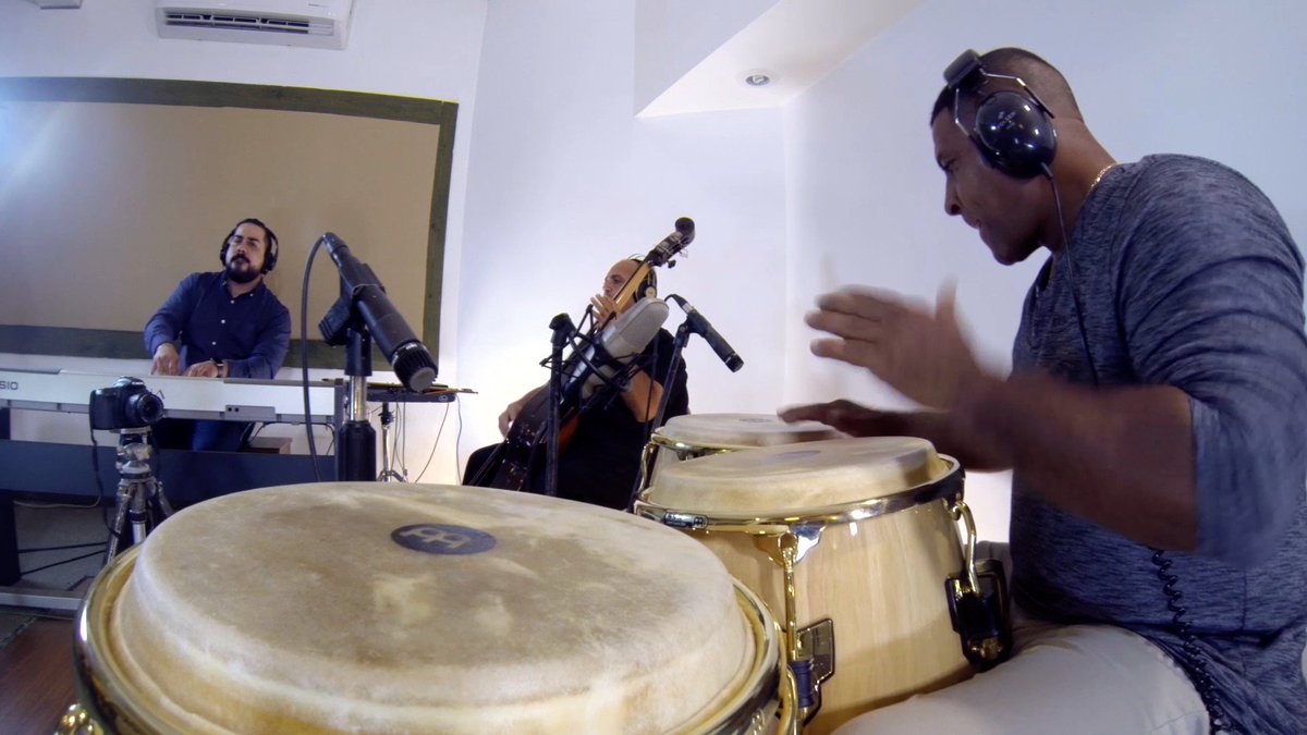 meinlpercussion's tweet photo. CONGA fans - stay tuned for cool stuff coming up featuring “Kachiro” Thompson #kachirothompson #latinjazz #bossanova #congas #conguero #familiameinl #meinlpercussion #percussion https://t.co/riuv499OB5