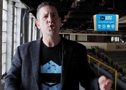 sharpjock's tweet image. This curious creature is a #beauty and goes by the handle #wheel. #topless #drinker and #blackbelt #athlete ift.tt/2lQebcW