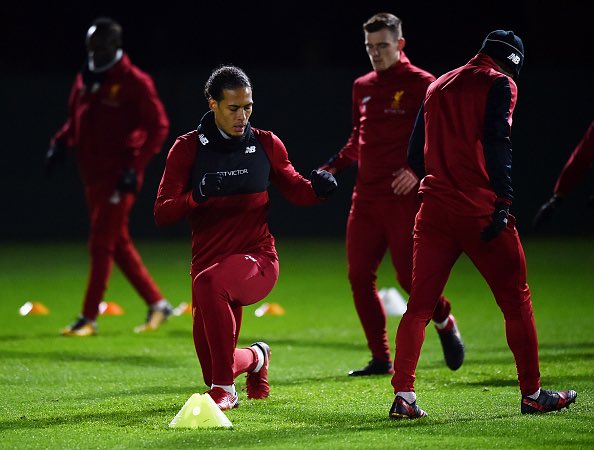 LFCBenelux's tweet photo. Virgil van Dijk vanavond bij zijn eerste groepstraining in aanloop naar de Merseyside derby. (via @LFCSnapped) #lfc https://t.co/EW6TKL2hl1