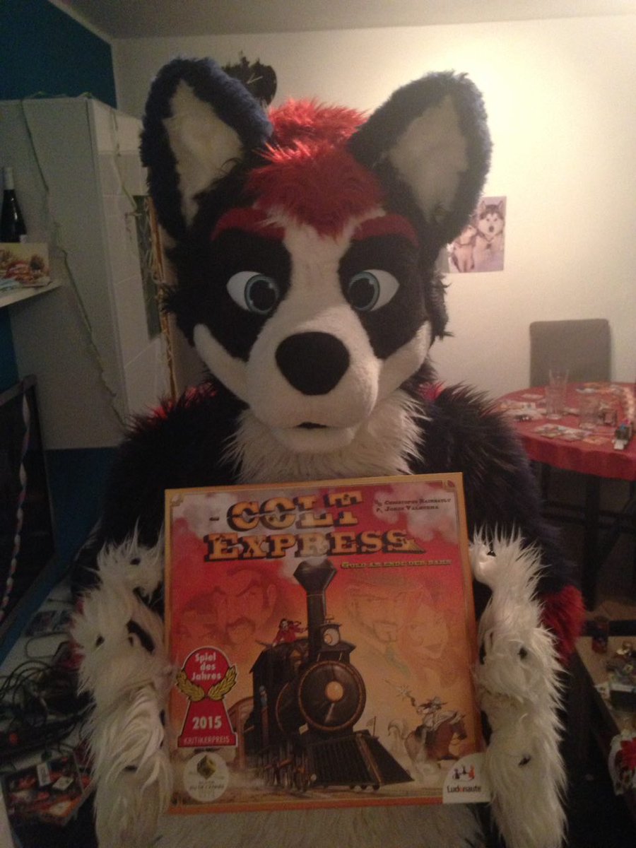 Who plays with me the game colt express