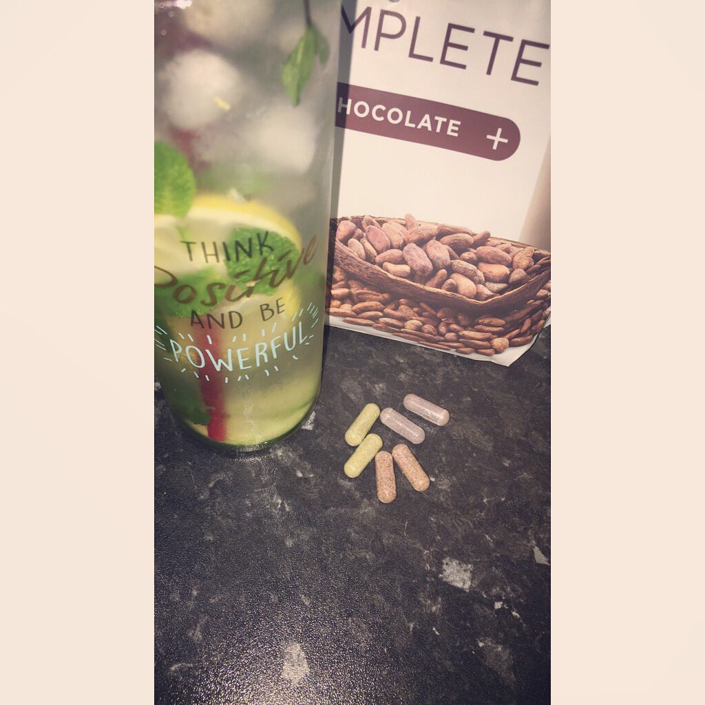 ShonaAlicexo's tweet photo. Perfect combo #weightloss #unreal #premiums #chocolate #shake #water #vegan #healthy #mint #lemon #Cucumber https://t.co/8IoTksPfzf